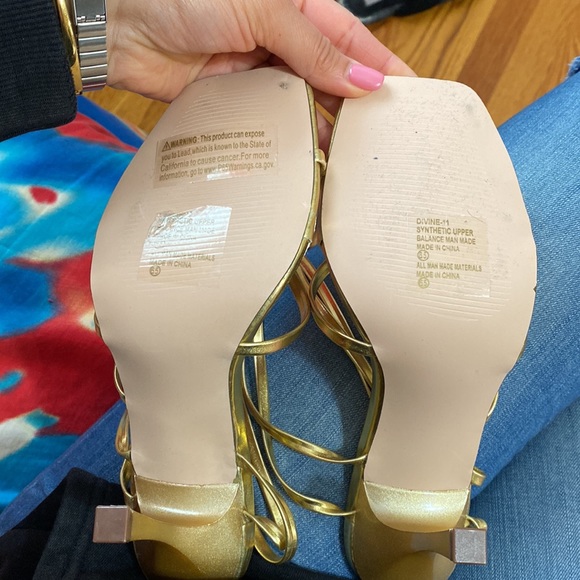 Heels - Picture 4 of 4